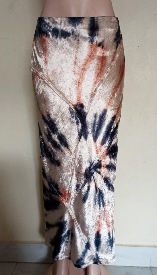 Falda midi recta de terciopelo Free People para mujer Serious Swagger tie dye talla S Foto 1 de 4