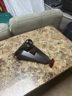 2022 KAWASAKI NINJA ZX14R ОТРАЖАТЕЛЬ ГРЯЗЕВОЙ ЗАЩИТЫ ЗАДНЕГО КРЫЛА ОТ ОРИГИНАЛЬНОГО ПРОИЗВОДИТЕЛЯ (35019-0043) - Изображение 1 из 4