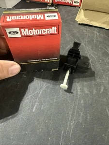 New Original Equipment Ford Starter Clutch Internal Switch Motorcraft SWE-5020 - Picture 1 of 7