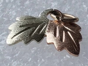 🍇 Vintage Black Hills RCC 12K Multi-tone Gold Grape Vine Leaf Petite Pendant - Picture 1 of 12