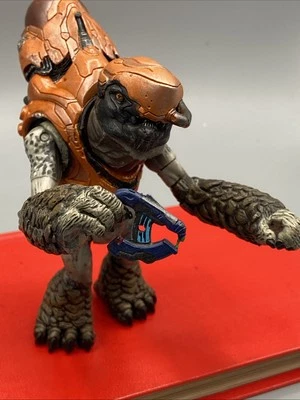 McFarlane Toys Halo 4 Series 1 GRUNT STORM 5” Action Figure Helmet COMPLETE - Image 1 of 4