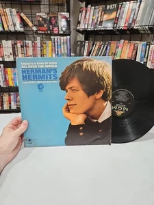 HERMAN'S HERMITS THERE'S A KIND OF HUSH ALL OVER THE WORLD (VG) LP VINYL RECORD - Bild 1 von 6