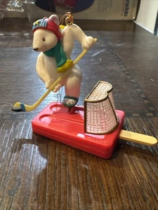 Ornamento magico vischio orso polare hockey su ghiacciolo vintage HTF - Foto 1 di 8