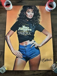 Póster de bar publicitario de tequila de dos dedos 1982 vintage con modelo sexy “Natalie” - Imagen 1 de 4