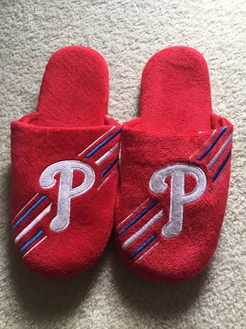 Philadelphia Phillies Mens Slippers Size XL 13-14 Never Worn Cover