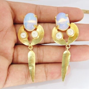Beautiful Prong Set White Opalite And Pearl Gemstone Designer Earrings - Picture 1 of 4