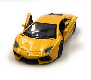 Model Car Lamborghini Aventador Sports Car Yellow 1:34-39 (Licensed) - Picture 1 of 3