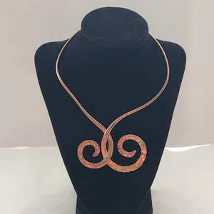 Solid Mexican Copper Hammered Choker Necklace Collar Cuff - Interlocking Swirls - Picture 1 of 11