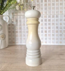 LE CREUSET Pepper Grinder Mill - Meringue - Picture 1 of 8