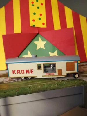 Circus Krone  "  Küchenwagen mit Köche und offener Tür hinten ) - Bild 1 von 4