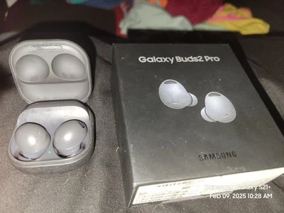 Samsung Galaxy Buds2 Pro True Wireless Earbud Headphones SM-R510 Black - Image 1 of 2