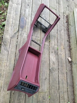 Consola central delantera MERCEDES BENZ 81 - 91 C126 500SEC 560SEC MONTAJE CUPÉ ROJO Foto 1 de 4