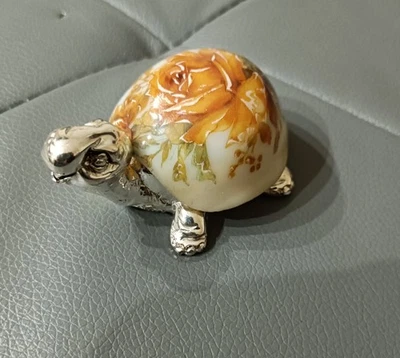 Statuina Tartaruga bagnata in Argento dipinta a mano - Immagine 1 di 4