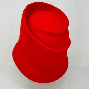 no72 -Vtg Shuichi Kameoka Red Wool Felt Structural Rose Hat sz M - Picture 1 of 9
