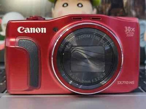 Canon PowerShot SX710 HS 20.3MP 30x optical zoom Wi-Fi & GPS Digital Camera Red - Picture 1 of 8
