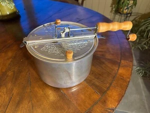 Vintage Theater 2 Stove Top Popcorn Popper Maker 4 Qt Aluminum Crank Wood Handle - Picture 1 of 2