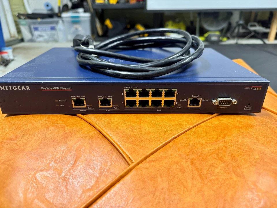 Router cableado Netgear FVX538 8 puertos 10 megabits (FVX538NA) con cable de alimentación A+++ Foto 1 de 3