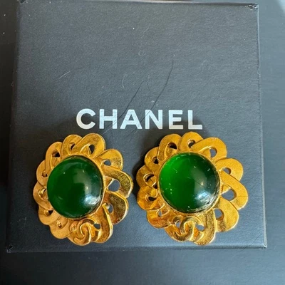 Pendientes Chanel Vintage Verde Gripoix Flor Camelia Clip En Chapados en Oro 97P Foto 1 de 4