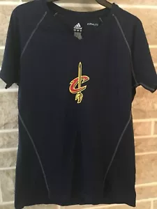Cleveland Cavaliers NBA Mujer Adidas Azul Manga Corta Camisa Talla M NUEVA - Imagen 1 de 3