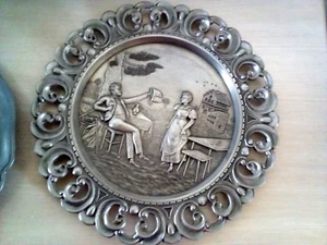 Zinnteller Wandteller Lindenwirtin DM 24 cm Gewicht ca 450 gr. mit Aufhänge Öse - Bild 1 von 2