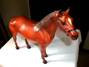 VINTAGE BREYER HORSE TRADIZIONALE MAN-O-WAR STAMPO #47 TIMBRO ROTONDO +USA - Foto 1 di 20