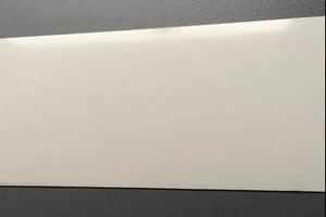 0,59Euro/lfm 50 m ABS-Kante 55 mm Umleimer 0,6 mm Hochglanz Weiß Schutzfolie - Bild 1 von 3