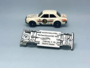 Coches de juguete HW base metálica 1:64 # '70 Ford Escort RS1600 chasis metálico para personalizados - Imagen 1 de 6