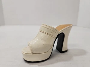 Just The Right Shoe by Raine Struttin Miniature White Heel #25047 - Picture 1 of 7