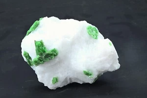 Vietnam Pargasit Kristalle 296g Mineral Probe Sammlung - Bild 1 von 8
