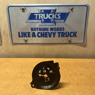 Camión Chevy GMC 81-87 CALIBRE MEDIDOR DE VOLTIOS 73-87 carrocería cuadrada K5 Blazer Suburban OEM Foto 1 de 4