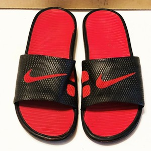 nike benassi black and red