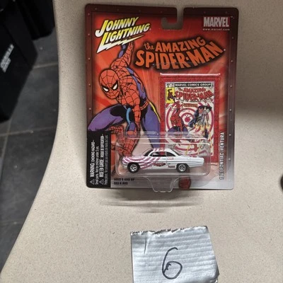JOHNNY LIGHTNING 1/64 DIECAST CAR 1961 PONTIAC VENTURA SPIDER MAN ©2004 Foto 1 de 4