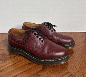Dr Martens 3989 Oxford Budapester Brogue glatt Kirsche Unisex-US Herren 6/US Damen 7 - Bild 1 von 14
