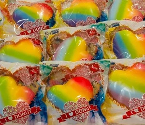 New✨Creamiicandy Rainbow Donut Squishy! - Zdjęcie 1 z 1