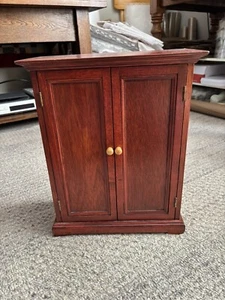 Vintage Kingstate Wood Doll Wardrobe The Dollcrafter Reddish Brown - Picture 1 of 10