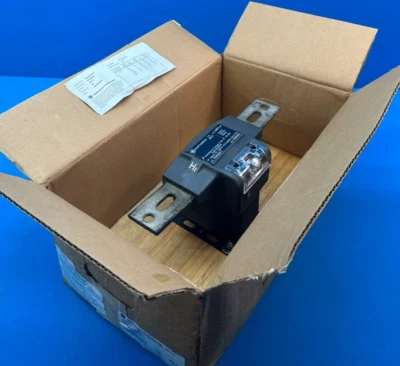 General Electric Type JKC-3 Ratio 200:5A 50-60Hz Current Transformer 753X002011 - Image 1 of 4