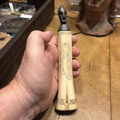 Antigua ESTATUA ANTIGUA IBAN DAYAK KALIMANTAN, recipiente mágico de polvo chamán de 20 cm  Foto 1 de 4