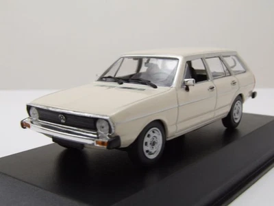 VW Passat Variant Familiare 1975 Modellino Auto Bianca 1:43 Maxichamps - Immagine 1 di 4