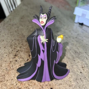 "Estatuilla de porcelana de la Bella Durmiente reina maléfica Maléfica de Disney Store 6""" - Imagen 1 de 6