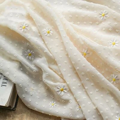 Delicado Beige Lunares con Margarita Floral Bordado Gasa Encaje Tela 1 Yarda Foto 1 de 4