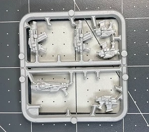 Vintage 40K BOLTER  PISTOL  PLASMA guns Sprue Rogue Trader GW oldhammer OOP BD25 - Picture 1 of 1