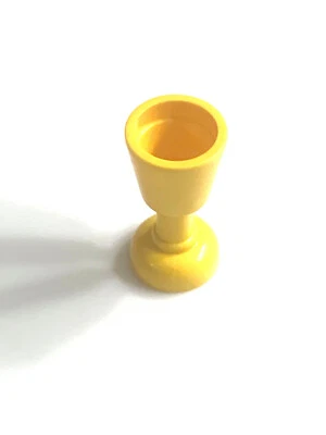 LEGO Piratas, Castillo Parte 2343 Minifigura Amarilla, Cáliz Utensilio Foto 1 de 4