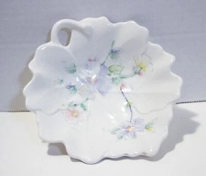 Plato para baratija 5,75" tierno violeta Toyo Japón Hoja de Porcelana Decoración Vintage - Imagen 1 de 6