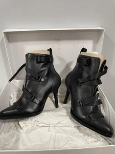 CHLOE SCHWARZE KURZE LEDERSTIEFEL 37 US 6 RIEMEN & FRONTREISSVERSCHLUSS EINZELHANDEL $ 1270 - Bild 1 von 10