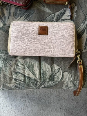 Cartera/cartera de mano Dooney and Bourke, hermosa Foto 1 de 4