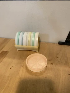 Set 7 sottobicchieri vintage retrò Tupperware pastello carro ruote con caddy - Foto 1 di 5