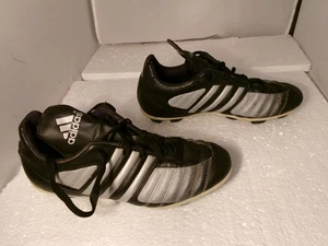 Zapatos de fútbol de terreno duro Adidas Traxion TRX 2003 de colección botines para hombre talla 6 382942 - Imagen 1 de 12