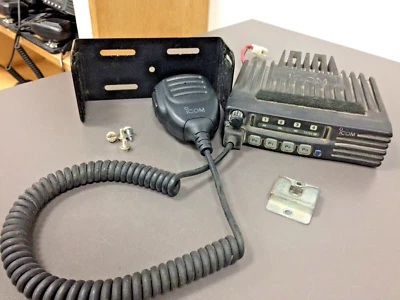 Used, ICOM IC-F221S, UHF 440-490 MHz, 8 CH, Mic, Mount, Programming - Image 1 of 4