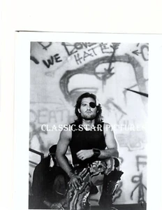 CC38 Kurt Russell 8 x 10 glossy photograph - Picture 1 of 1