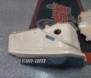 Guardabarros trasero y acampanado Can-Am OEM 2022 Outlander 850 XMR RH 705006305 **USADO** - Imagen 1 de 4